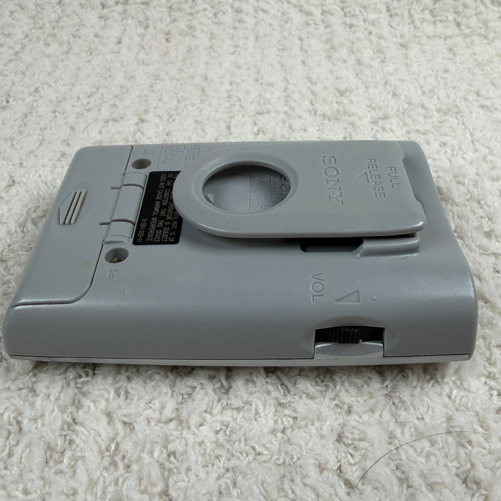 Sony Walkman SRF-59 Portable AM/FM Radio Silver Handheld Analog Tuner Belt Clip - Picture 7 of 8